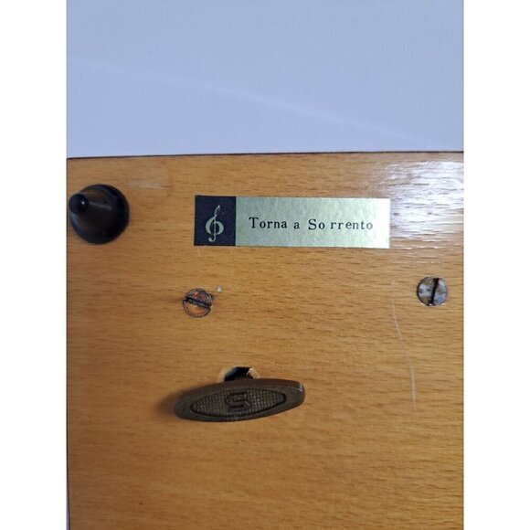 Vintage A Gargiulo & Jannuzzi Wood Inlaid Music Box Plays "Torna a Sorrento" - Picture 8 of 9